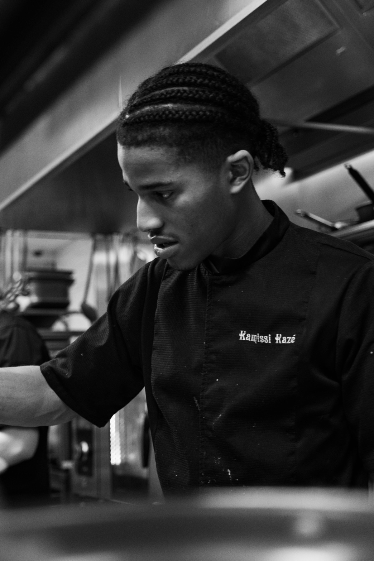 Le chef en cuisine, photographié par Syzis
